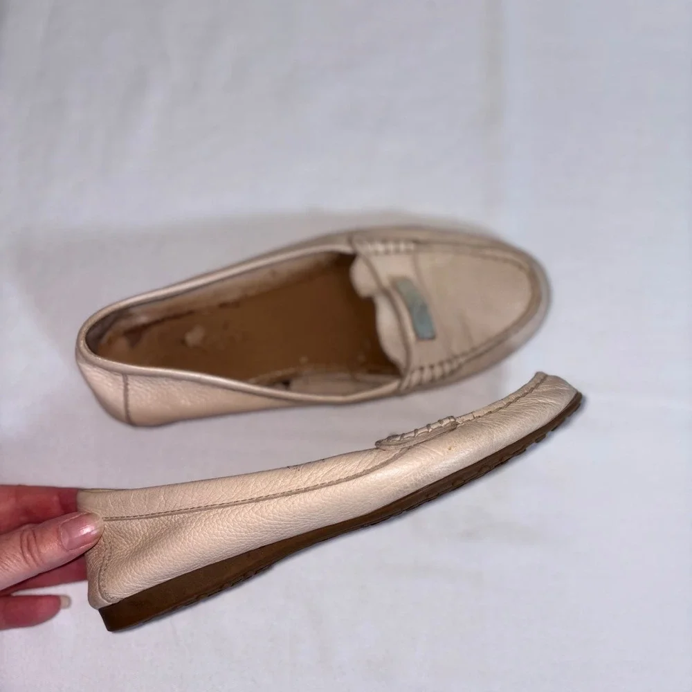 Coach Driving Loafers 37 Cream Fair Pebbled Leather Logo Plate Flats